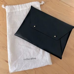 Tribe Alive Black Smooth Leather Envelope Clutch w/Dustbag